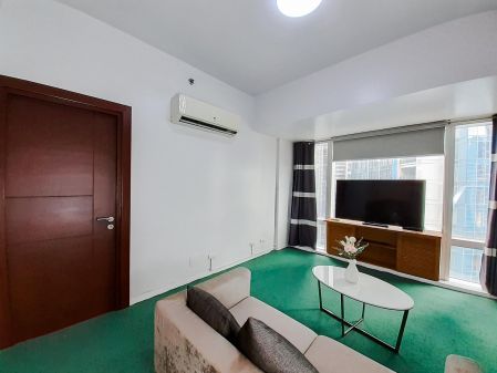 For Rent Fully Furnished 1 Bedroom in Two Central