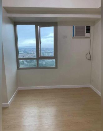 Studio Unit in The Grove by Rockwell Pasig City Condo for Rent