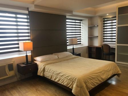 Makati 1 Bedroom Furnished Condominium Unit at Greenbelt Parkplac