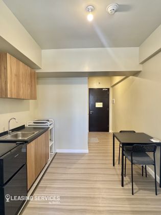 Looking for a Condo in Makati with Co Working Space and a Gym