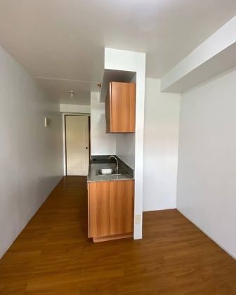 Unfurnished Studio Unit at Hampton Gardens for Rent