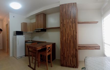Studio Fully furnished Unit in One Union Place Arca South