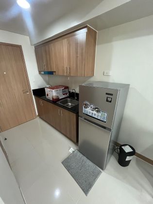 Fully Furnished Studio Unit at Red Residences for Rent