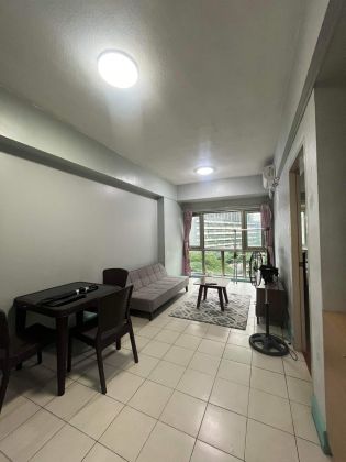 Fully Furnished 1 Bedroom Unit at Forbeswood Parklane for Rent
