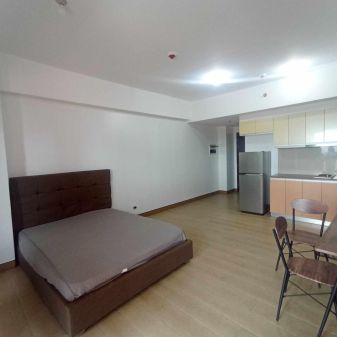 Semi Furnished Studio for Rent in Venice Residences Taguig