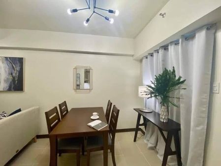 Lease 2 Bedroom Fully Furnished Condo Unit In Brixton Place