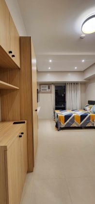 Studio Unit with Balcony along Edsa Quezon City
