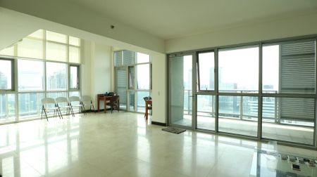Special 3 Bedroom Unit for Rent at One Serendra West Tower