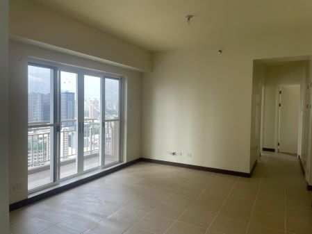 Lowest Unfurnished 3BR for Rent super near BGC  with FREE parking