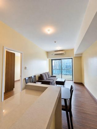 1BR at Shang Salcedo Place