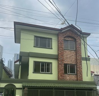 2BR House for Rent Near SM North