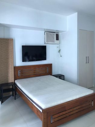 For Rent Fully Furnished Studio Unit in Two Serendra Bgc