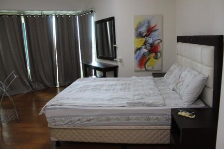 1 Bedroom Condominium is located in One Rockwell Makati 