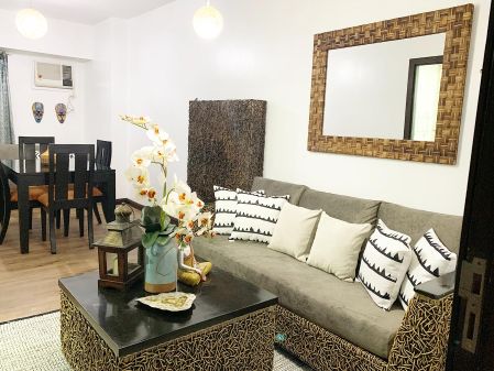 1BR at The Fort Residences BGC at only Php 40,000