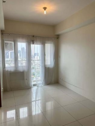 1 Bedroom Semi Furnished for Rent at Times Square West