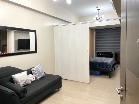 Fully Furnished Studio Unit at One Eastwood Avenue for Rent