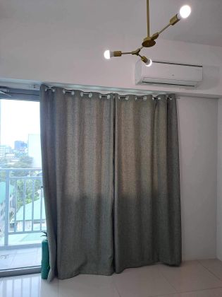 1 Bedroom with Balcony for Rent at Grass Residences