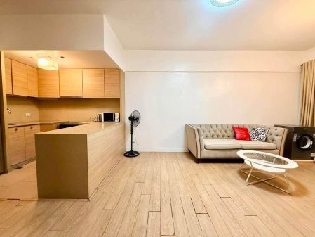 High Floor 1BR at One Shangri La Place