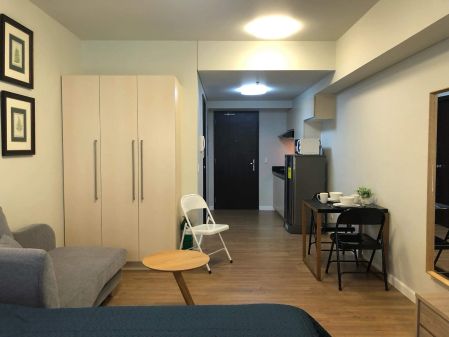 Furnished Studio near Greenbelt Makati