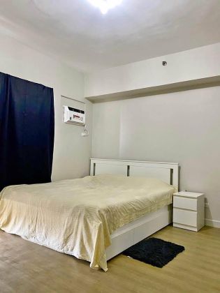 Fully Furnished 2BR with Balcony in Vista Shaw Mandaluyong