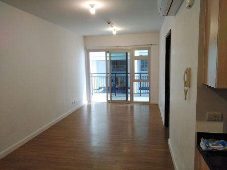 Fully Furnished 1 Bedroom at Verve Residences