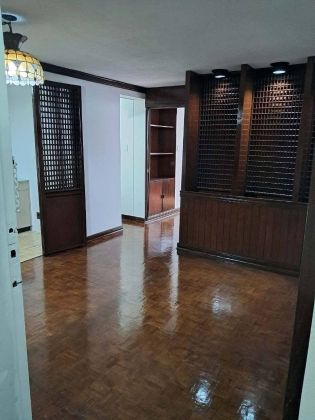 1BR with Parking for Rent in Legaspi Village Makati 