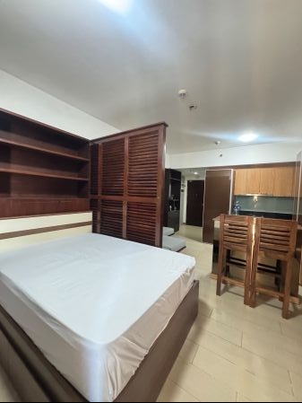 For Lease Upgraded Studio Unit in Venice Luxury Residences