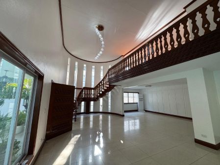 Semi Furnished 5BR House with Swimming Pool Dasmarinas 