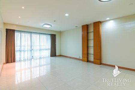 2BR Semi Furnished Condo for Rent at Regent Parkway Taguig