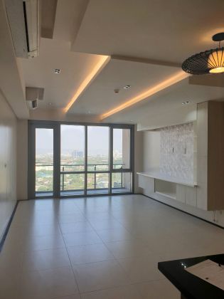 Viridian in Greenhills 2 Bedroom Semi Furnished Unit For Rent 