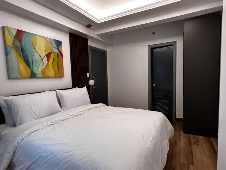 Newly Renovated 1 Bedroom unit in Forbeswood Parklane  BGC