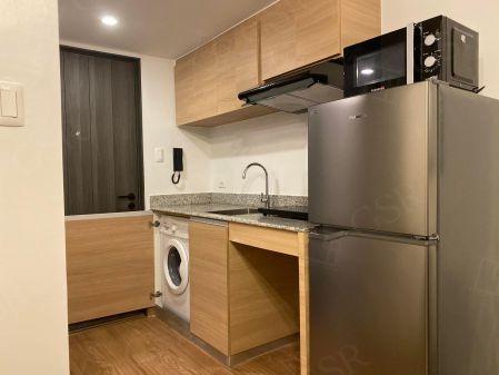 Fully Furnished 1 Bedroom Unit for Rent at the Rise Makati