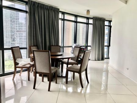 Fully Furnished 2 Bedroom Unit in Arya Residences BGC for Rent