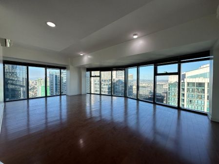 Sub Penthouse Grand Hyatt North