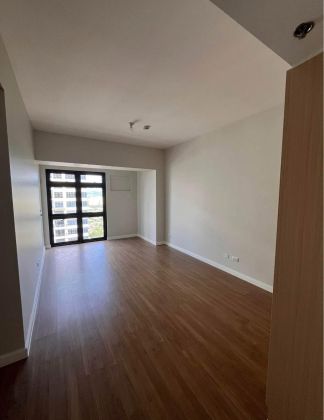 Unfurnished 1 Bedroom Unit at The Travertine At Portico for Rent