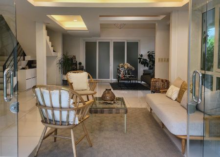 Fully Furnished 5 Bedroom House with Pool and Balcony