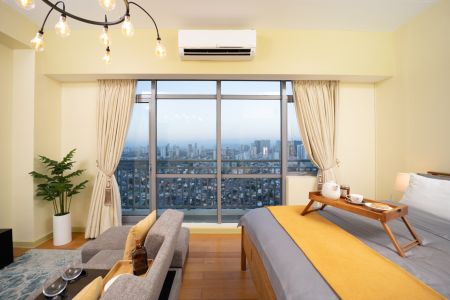 Stylish 1 Bedroom Overlooking Rockwell for Rent
