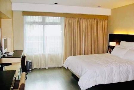 FOR LEASE FOR RENT (BGC)  One Serendra Palm Tower  2 BEDROOM