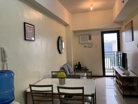 1 Bedroom Condo with Wifi and Balcony