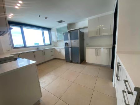 Semi Furnished 3 Bedroom Unit at One Serendra for Rent