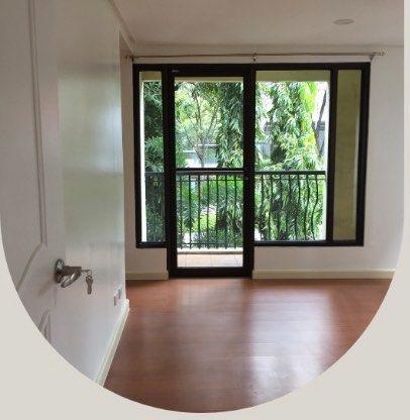 For Rent 3 Bedroom Low Rise Condo Mckinley Garden Villas Taguig