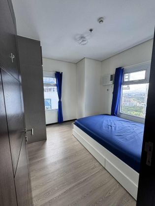 For Rent 1BR Penthouse Unit at Trion Towers T3 Bgc 45k Month