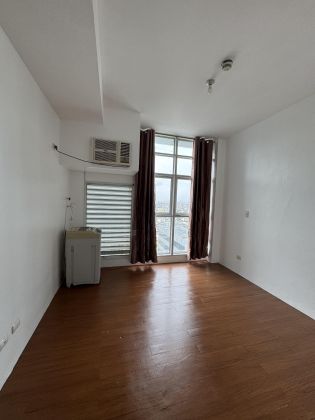 Semi Furnished Studio at the Linear Makati