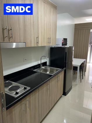 Fully Furnished 1BR Unit w/ Balcony for Rent at Shore 2 Residence