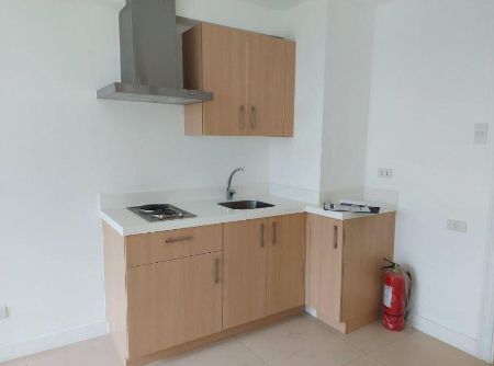 Unfurnished 1 Bedroom in The Residences at Commonwealth 