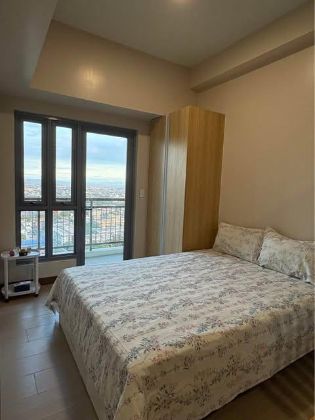 Studio Furnished for Rent in 18 Avenue De Triomphe
