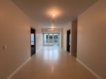 Newly turnover 2BR Garden Unit in Solinea Palatine T4