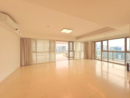 Semi Furnished 3 Bedroom Unit at One Serendra for Rent