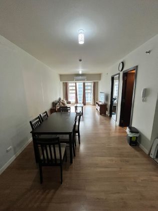 Spacious 1 Bedroom in Ayala near Greenbelt Makati