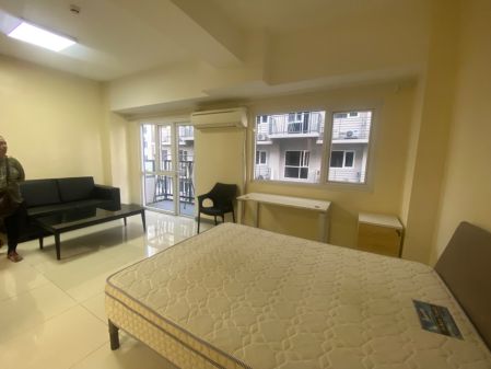 Studio for Rent at Signa Residences near PBCom RCBC Ayala Ave
